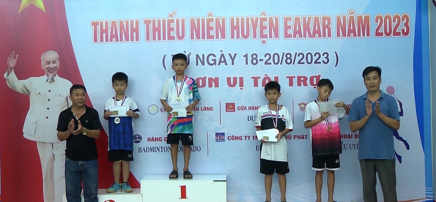 Giải cầu lông thanh thiếu niên huyện Ea Kar năm 2023